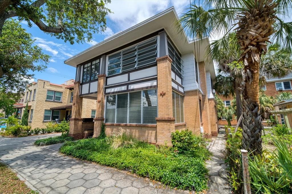 415 3RD STREET N ST PETERSBURG, FL 33701