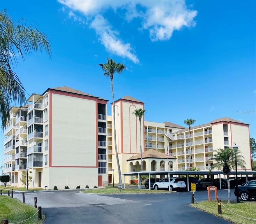 9000 COMMODORE DRIVE UNIT 305 SEMINOLE, FL 33776