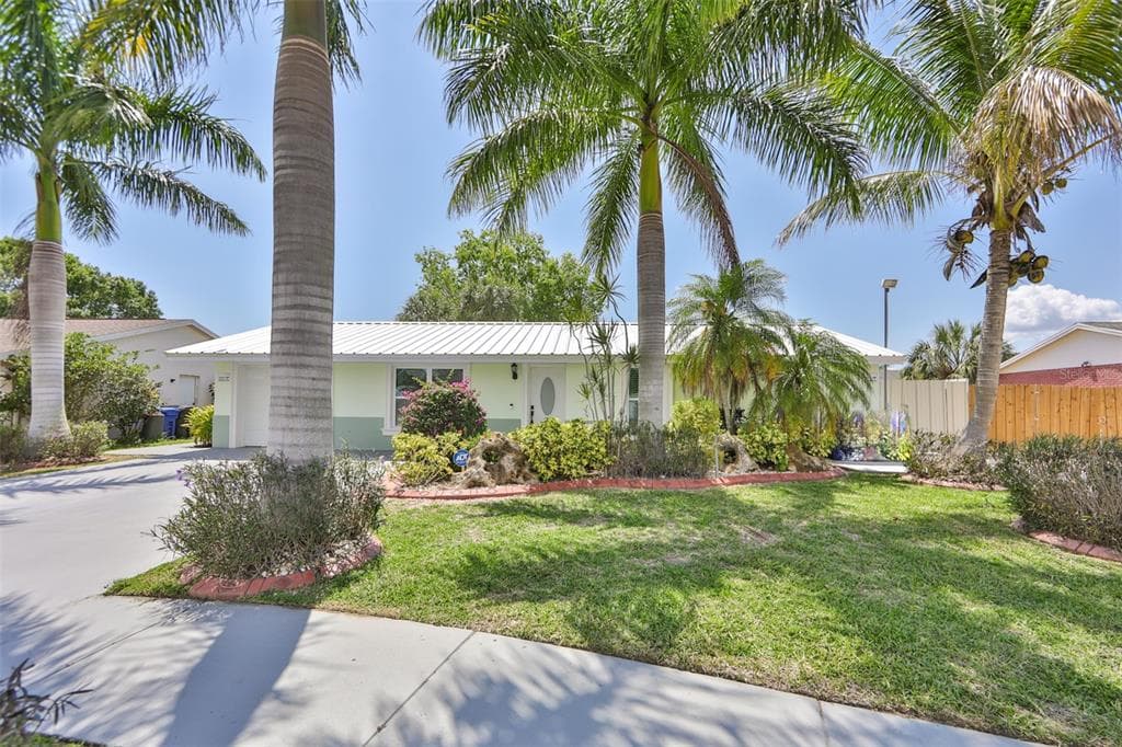 503 RED MANGROVE LANE APOLLO BEACH, FL 33572