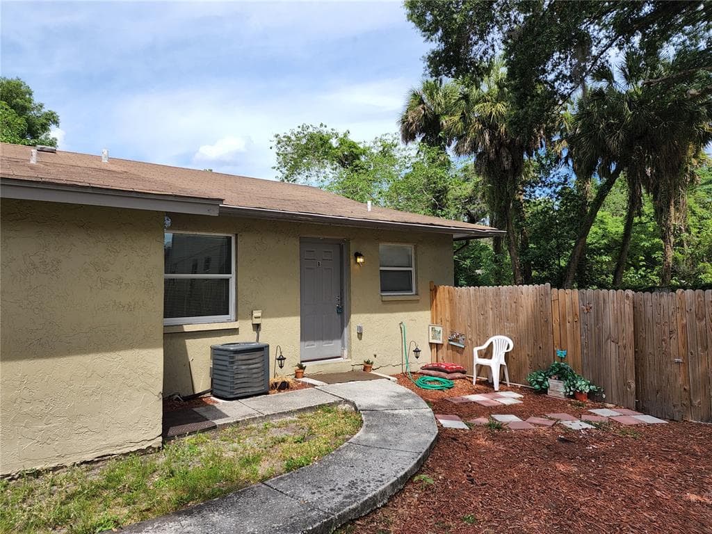 1308 E SEWARD STREET UNIT B TAMPA, FL 33604