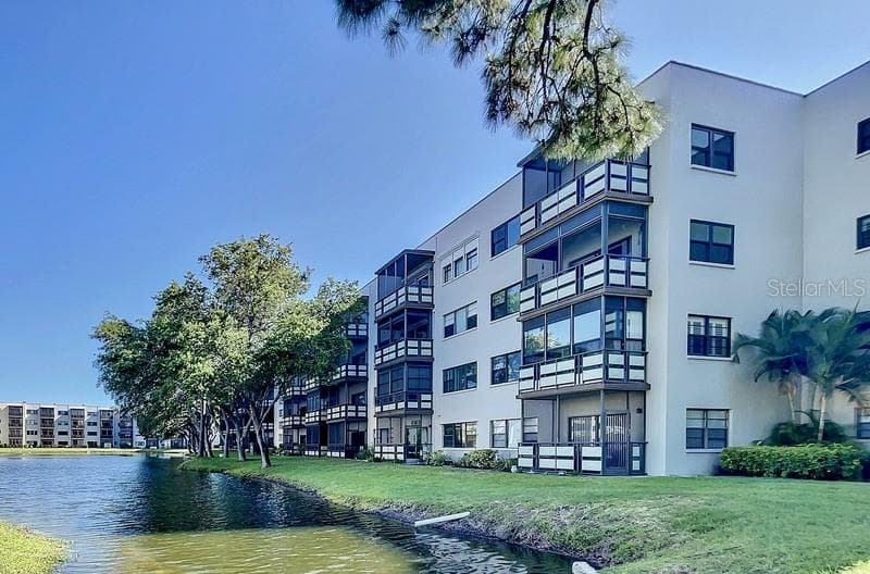 6080 80TH STREET N UNIT 403 ST PETERSBURG, FL 33709