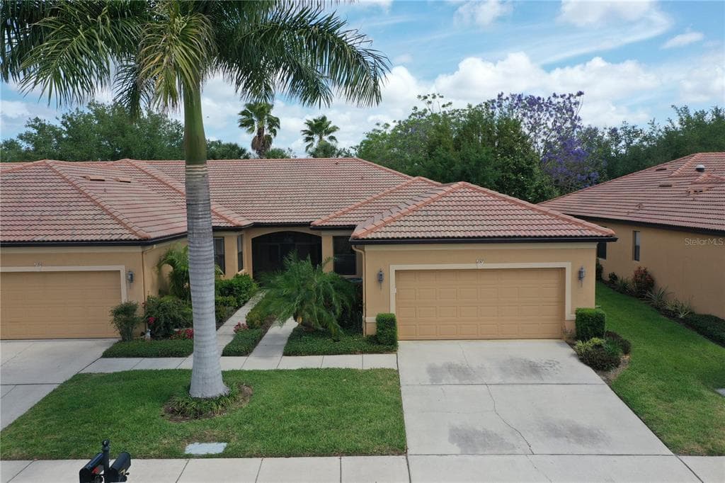 237 SHELL FALLS DRIVE APOLLO BEACH, FL 33572