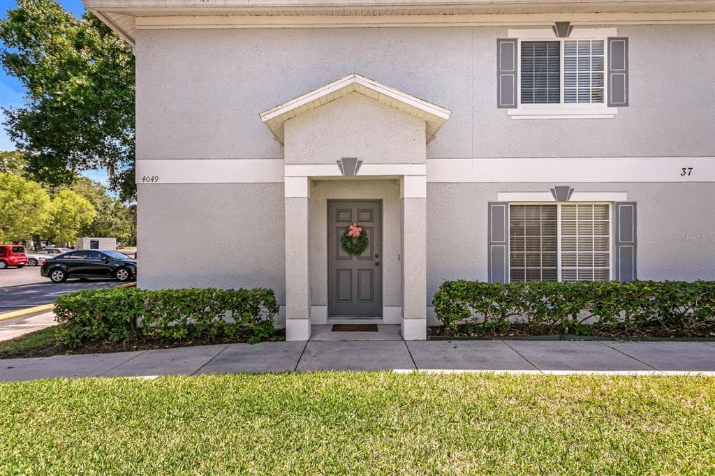 4049 DOLPHIN DRIVE TAMPA, FL 33617