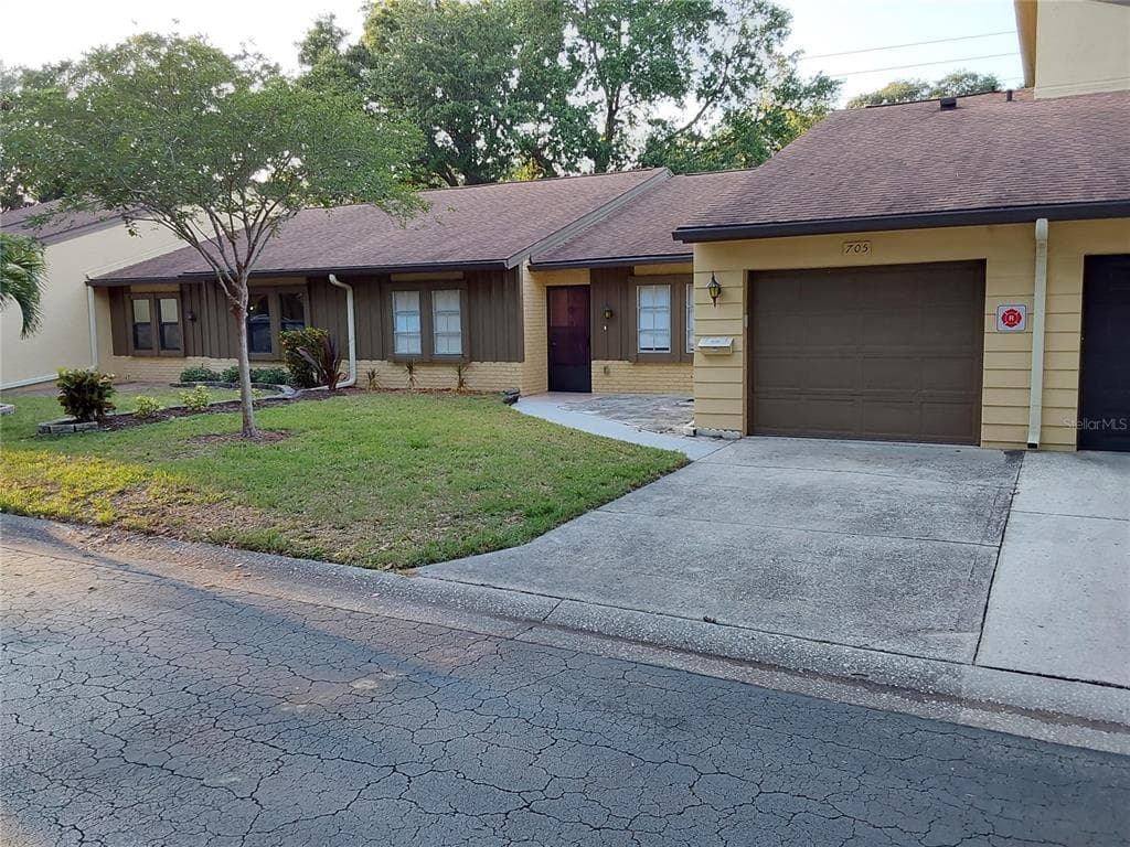 2101 SUNSET POINT ROAD UNIT 705 CLEARWATER, FL 33765