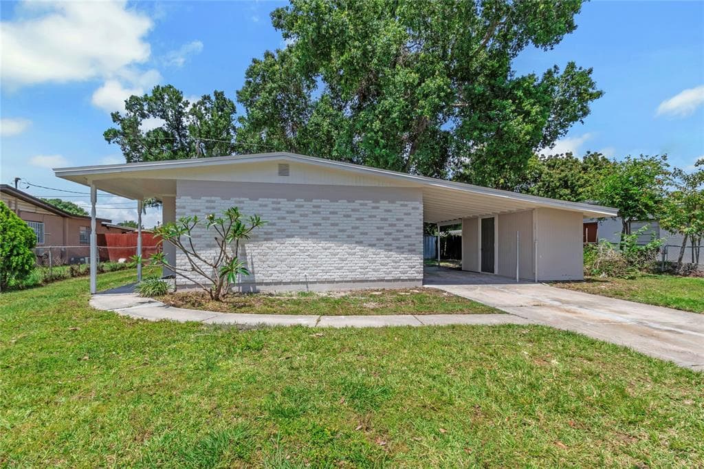 4509 W HANNA AVENUE TAMPA, FL 33614