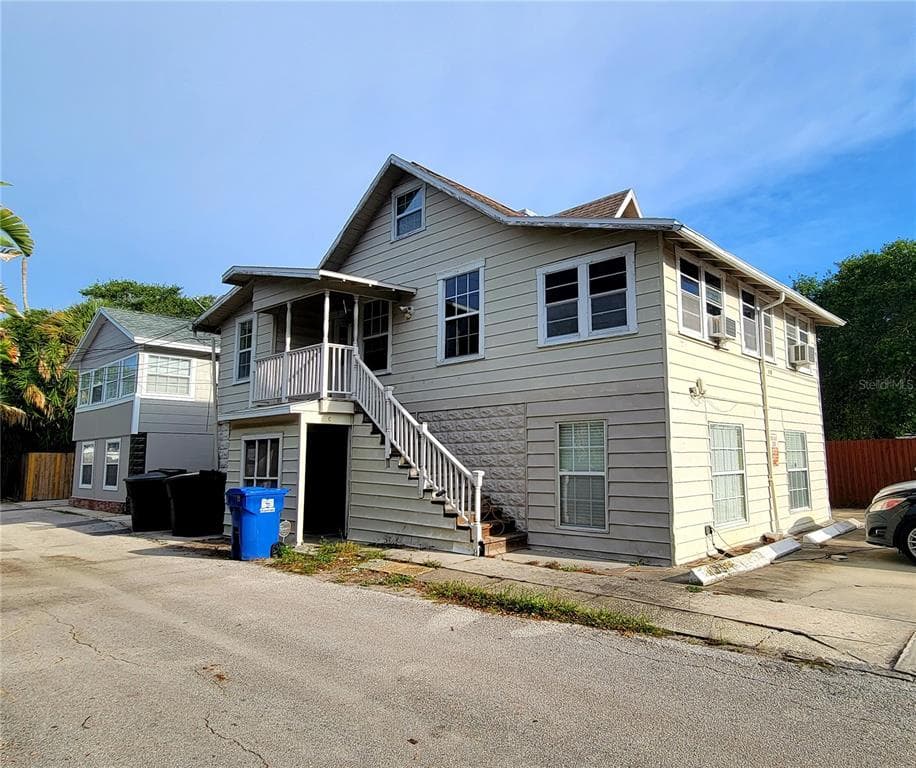 118 48TH STREET N ST PETERSBURG, FL 33713