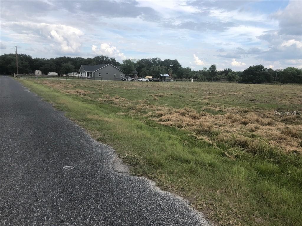 6207 BARTON ROAD PLANT CITY, FL 33565