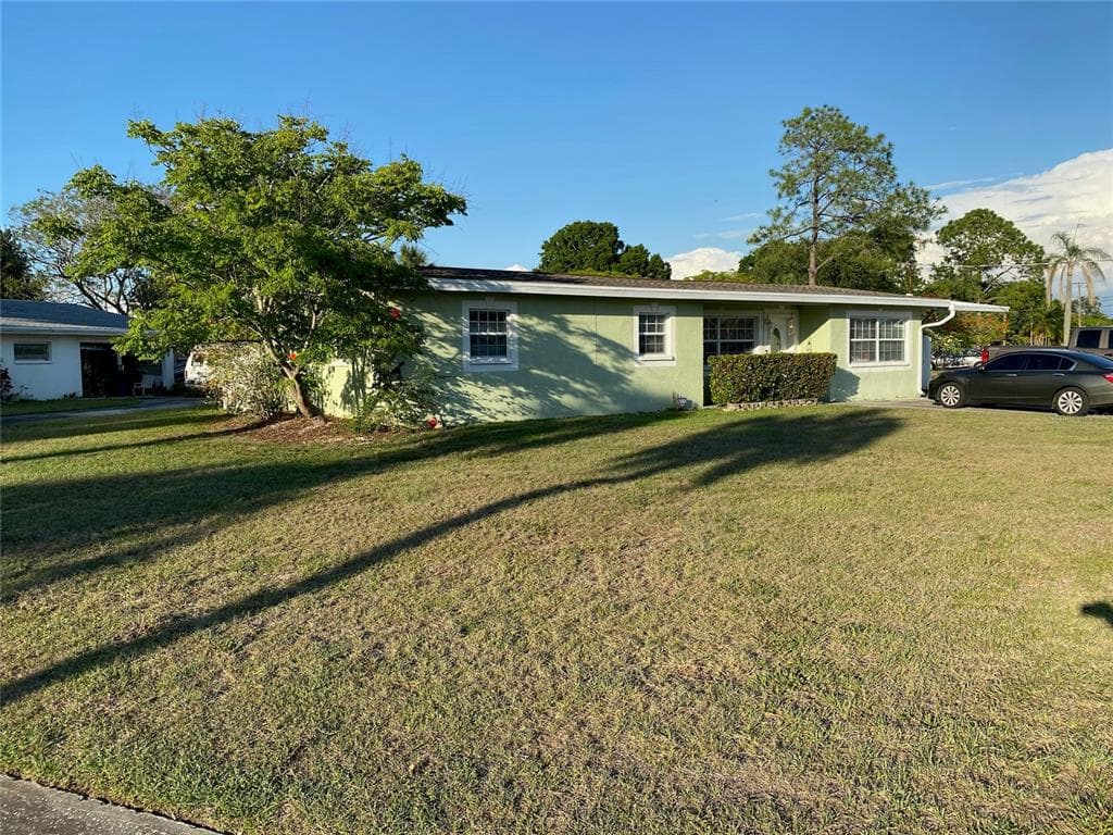 489 FAIRFAX LANE APOLLO BEACH, FL 33572