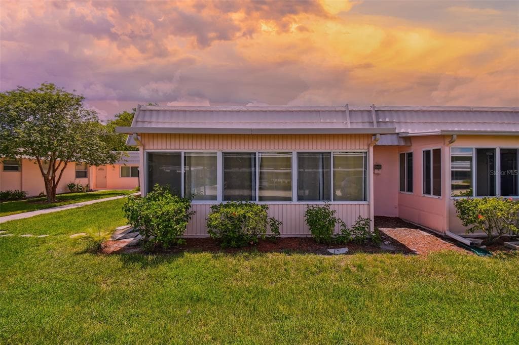 201 BEDFORD TRAIL UNIT 130 SUN CITY CENTER, FL 33573
