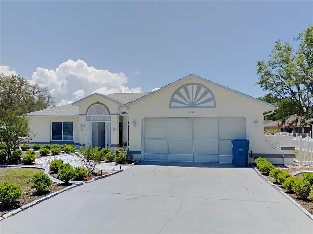 8234 SPANISH OAK DRIVE SPRING HILL, FL 34606
