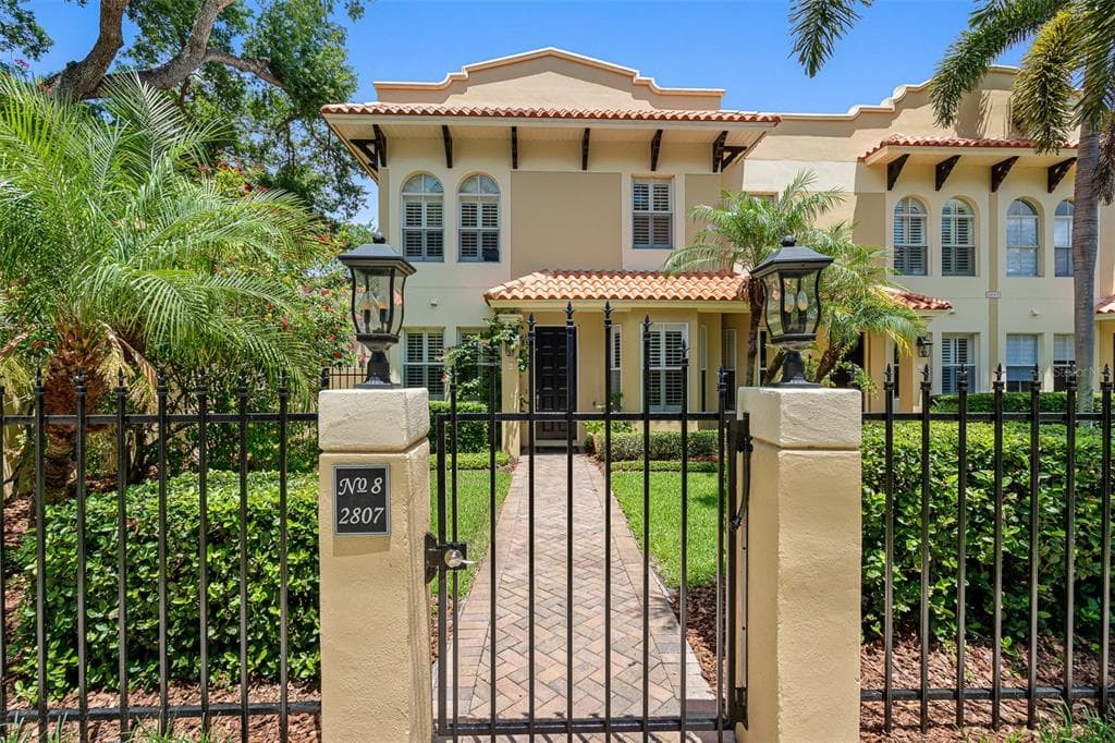 2807 W PRICE AVENUE UNIT 8