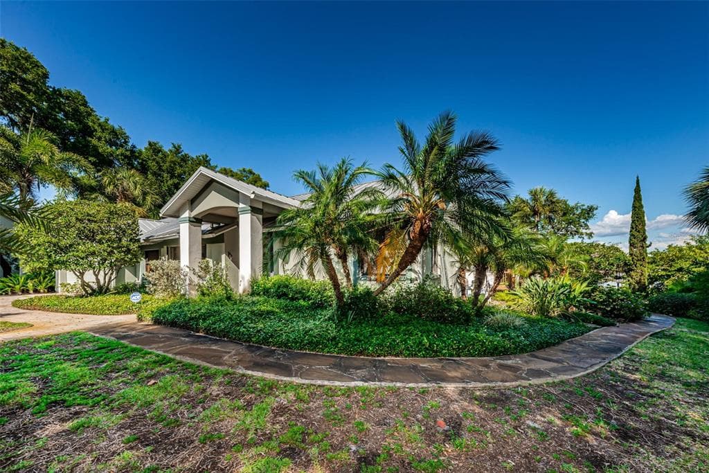 1616 MEYERS COVE DRIVE TARPON SPRINGS, FL 34689