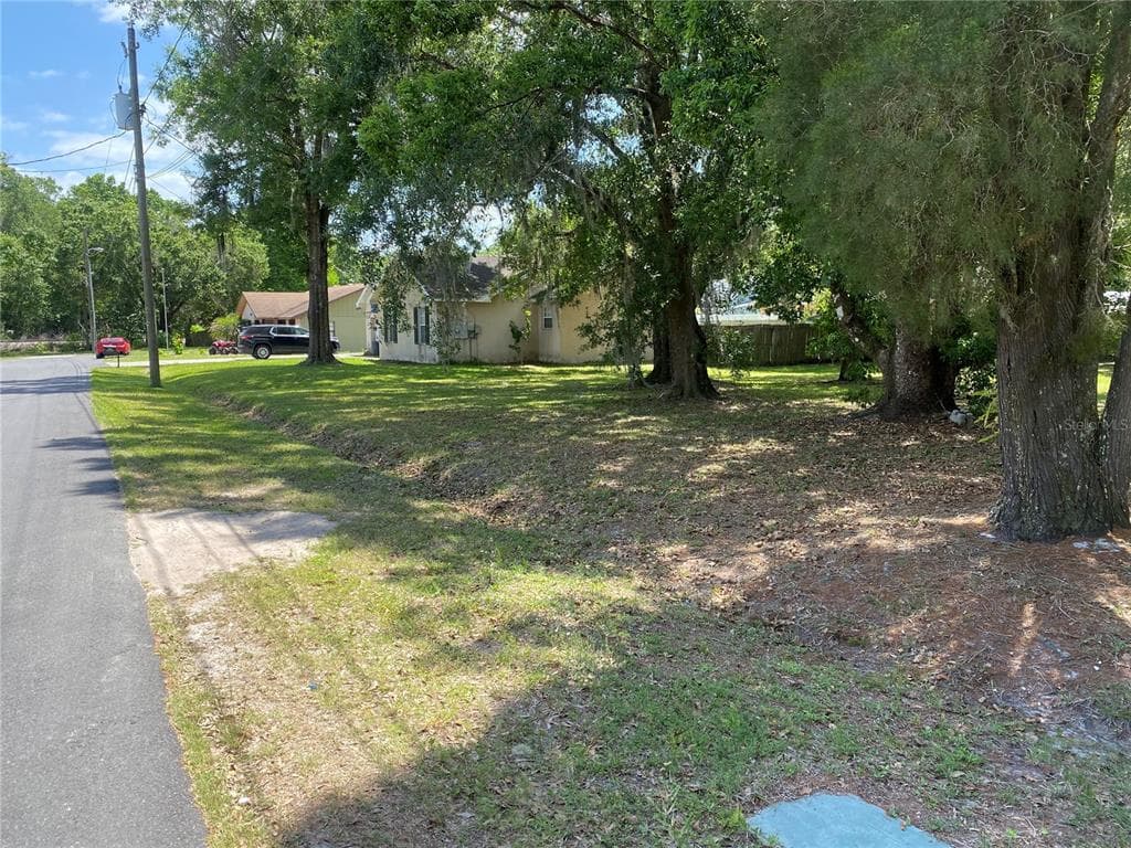 E LEE STREET PLANT CITY, FL 33563