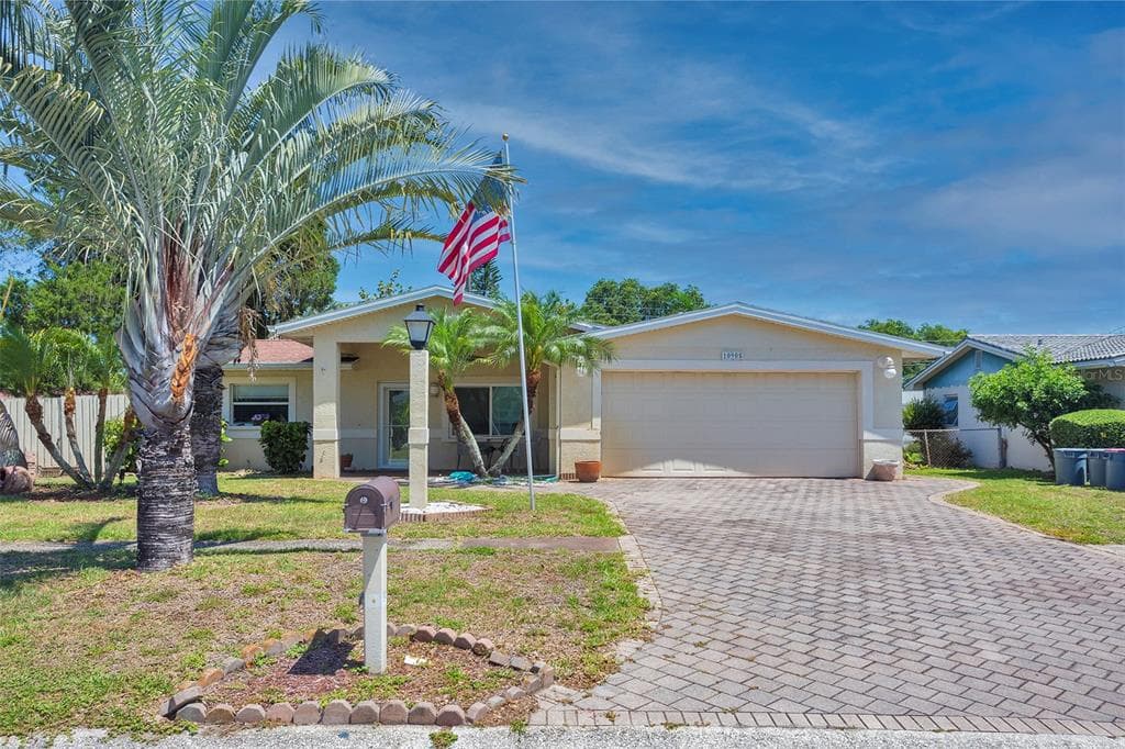 10905 FREEDOM BOULEVARD SEMINOLE, FL 33772
