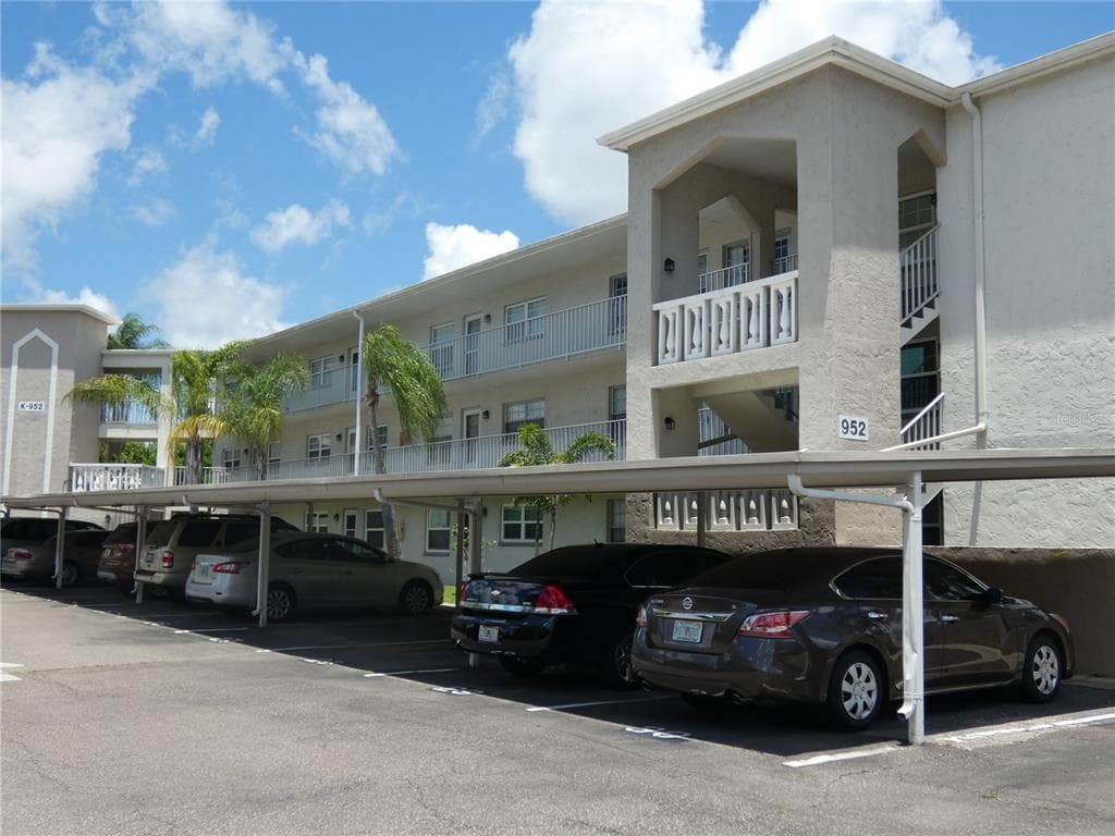 952 VIRGINIA STREET UNIT 309 DUNEDIN, FL 34698