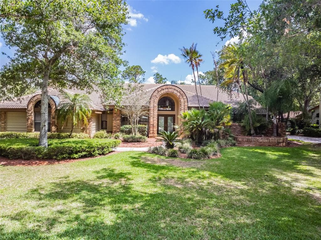 1611 HAMPTON LN