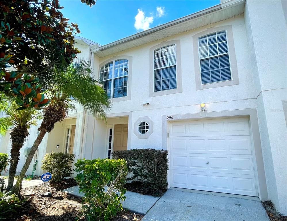 9930 ASHBURN LAKE DRIVE TAMPA, FL 33610