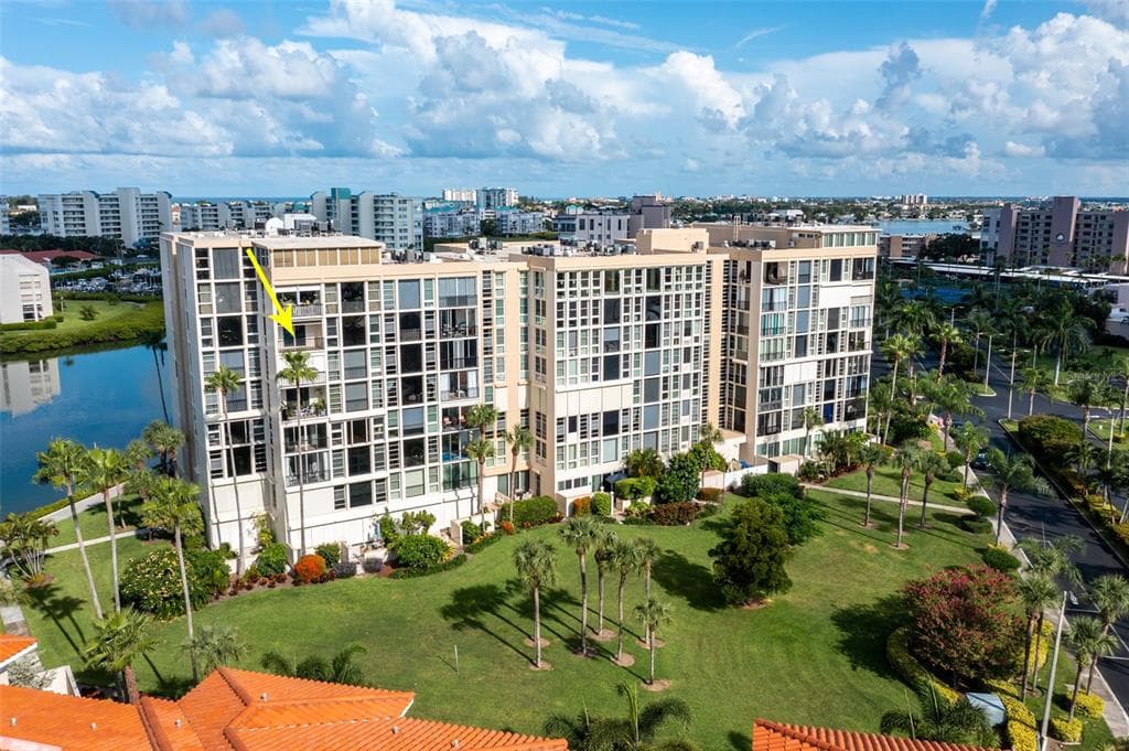 7400 SUN ISLAND DRIVE S UNIT 701 SOUTH PASADENA, FL 33707
