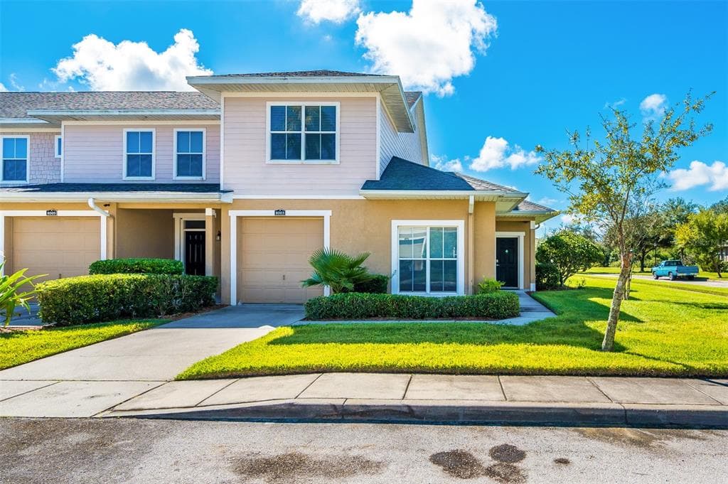 8003 TIPPERARY LANE TAMPA, FL 33610