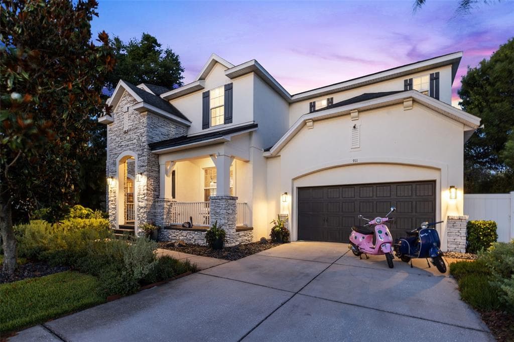 911 EDEN ISLE BOULEVARD NE ST PETERSBURG, FL 33704