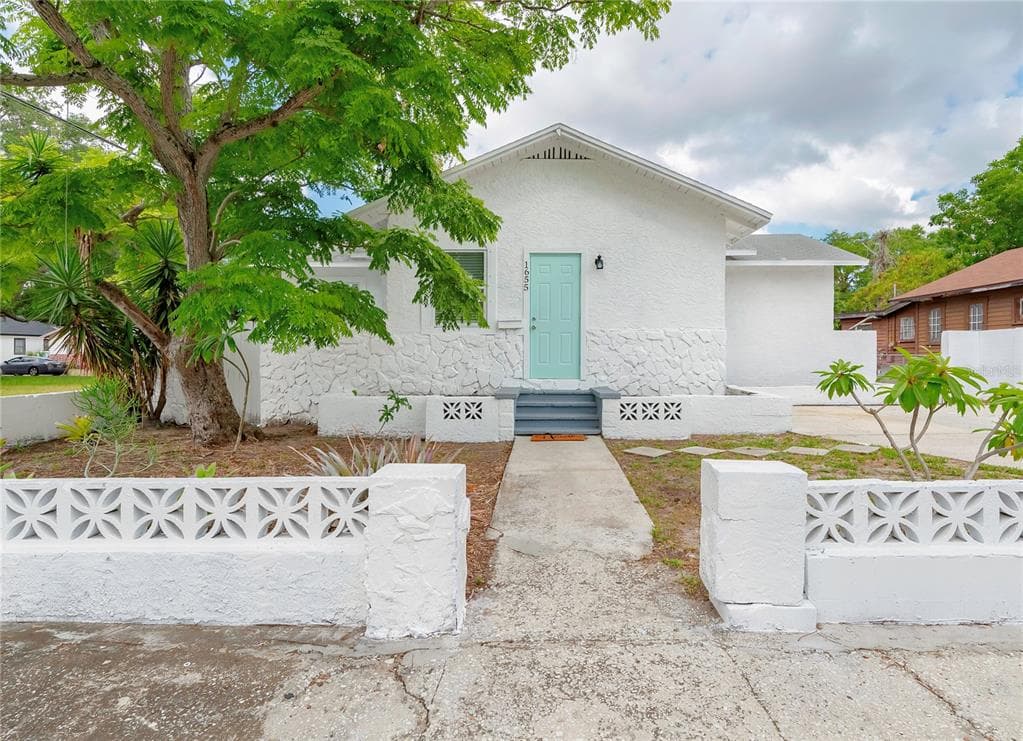 1655 PRESTON STREET S ST PETERSBURG, FL 33712