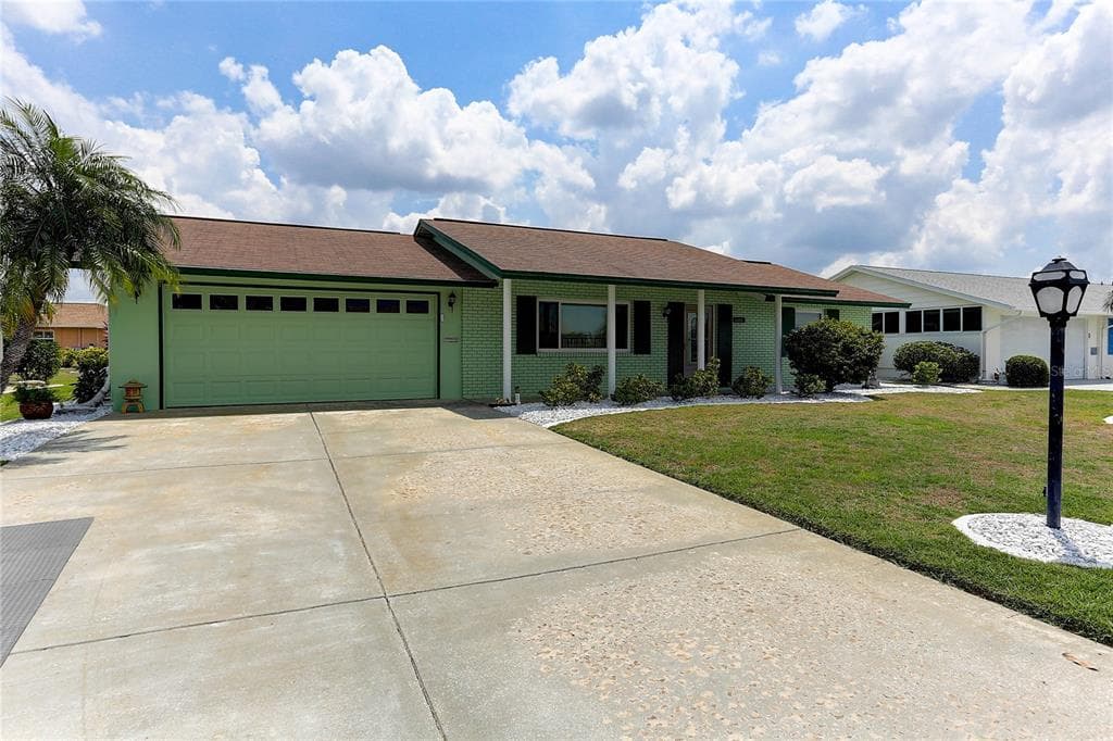 1805 ALLEGHENY DRIVE SUN CITY CENTER, FL 33573