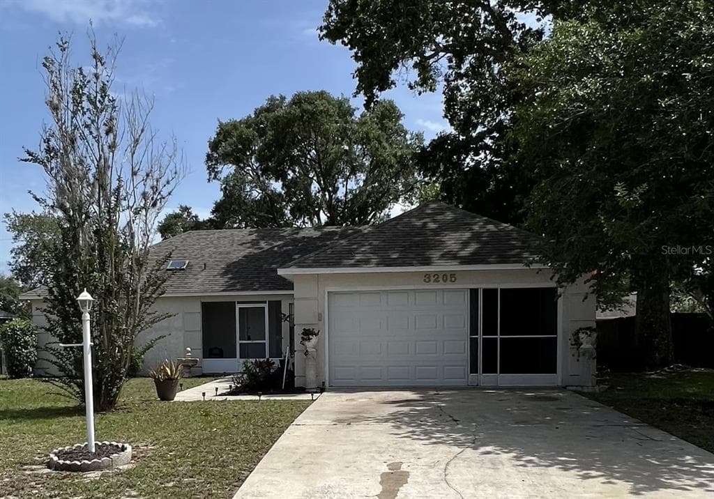 3205 CLEWISTON STREET DELTONA, FL 32738