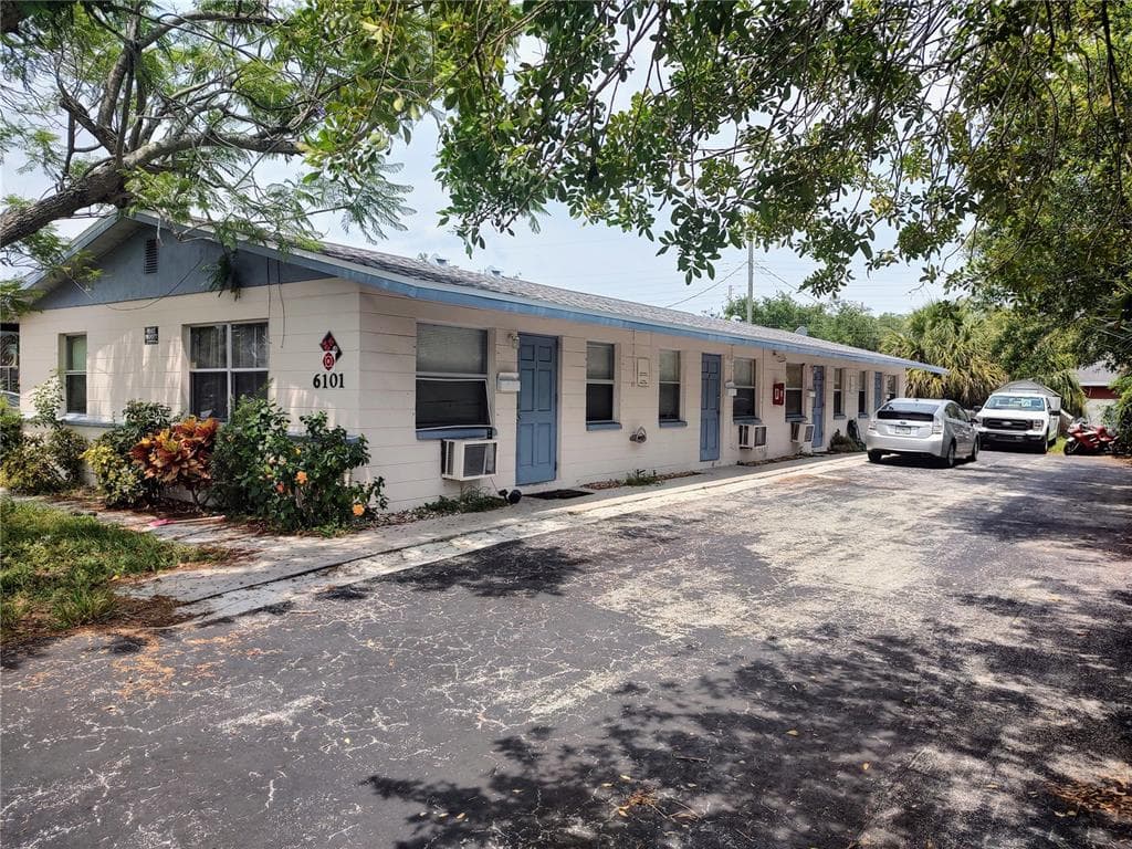 6101 10TH STREET N ST PETERSBURG, FL 33703