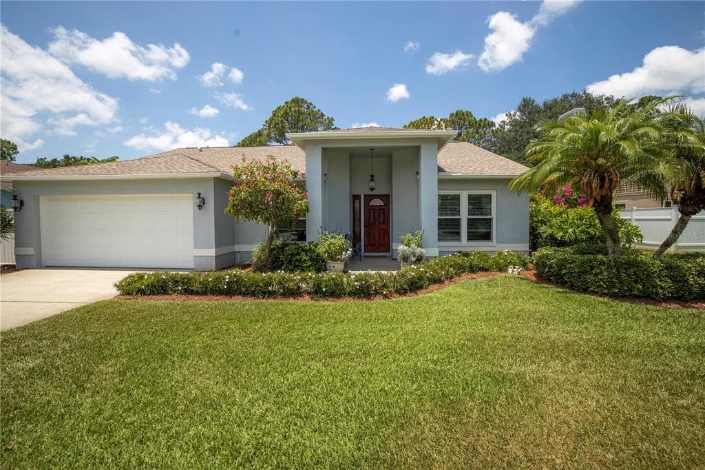 1945 GLEN LAKES CIRCLE N ST PETERSBURG, FL 33702