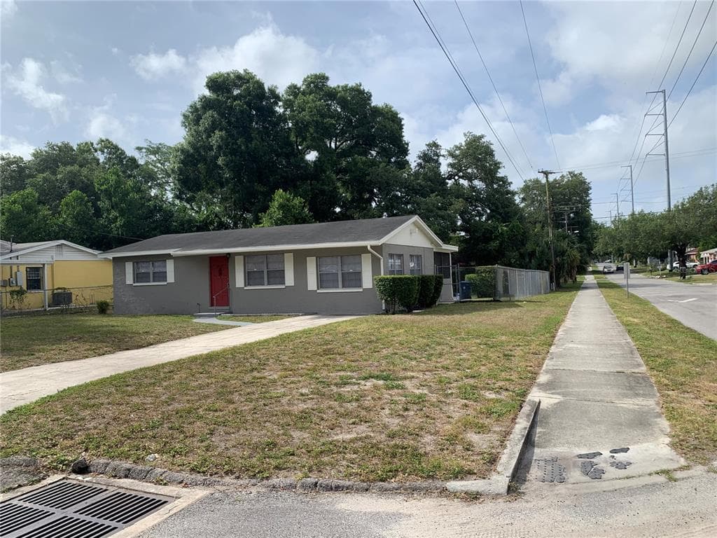 3701 E MCBERRY ST STREET TAMPA, FL 33610