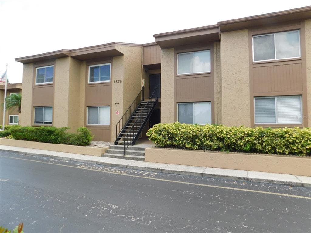 1575 GREENLEA DRIVE UNIT 9 CLEARWATER, FL 33755
