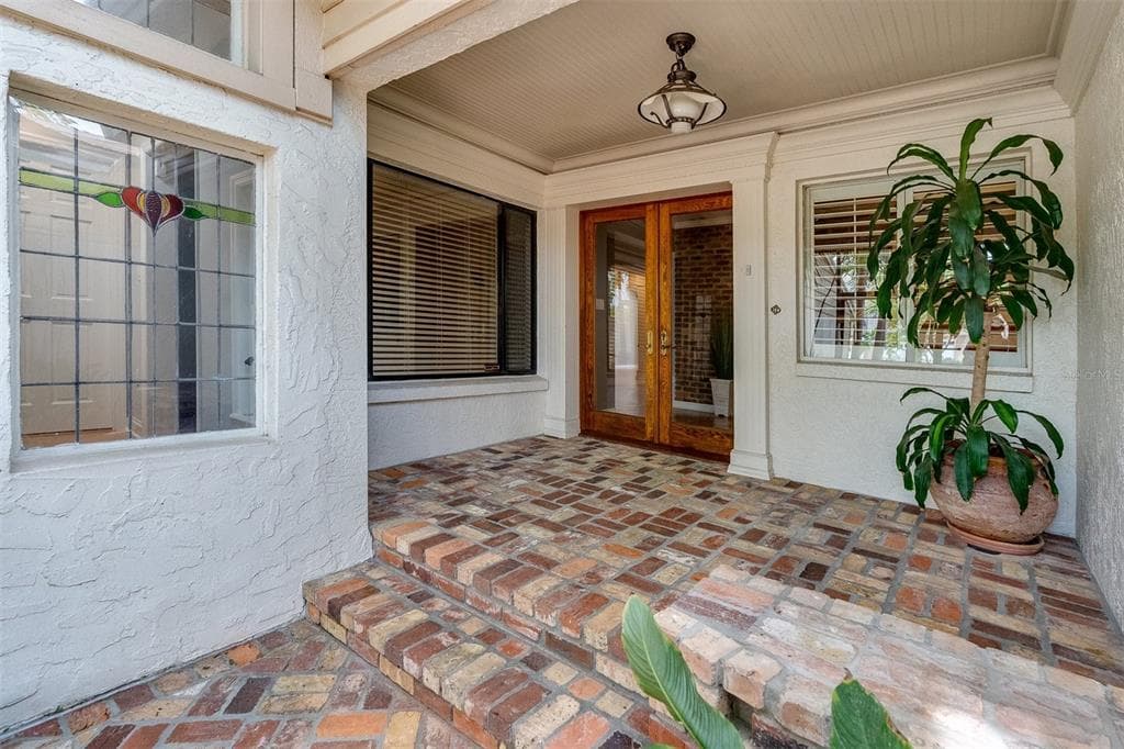 13853 LAKE POINT DRIVE CLEARWATER, FL 33762