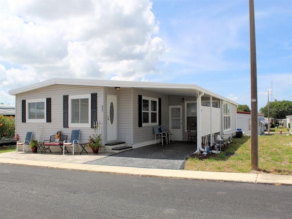 620 QUEEN PALM STREET LARGO, FL 33778