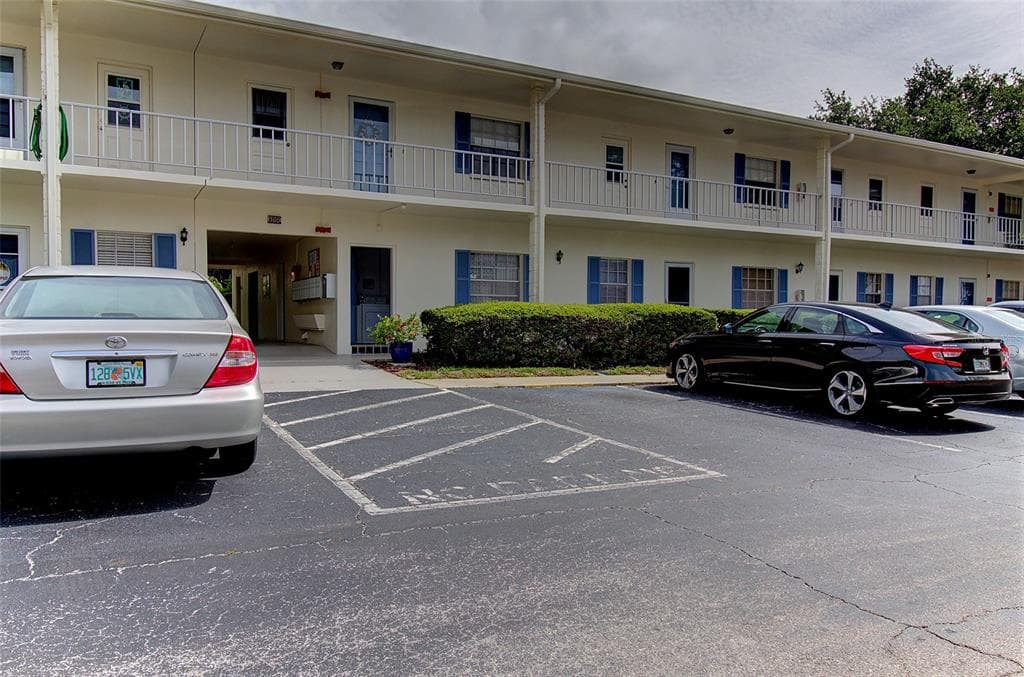 500 GLENNES LANE UNIT 106 DUNEDIN, FL 34698