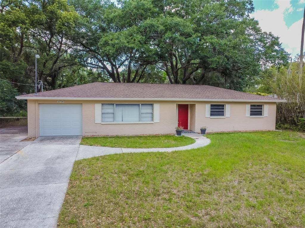 11734 MOFFAT AVENUE TAMPA, FL 33617