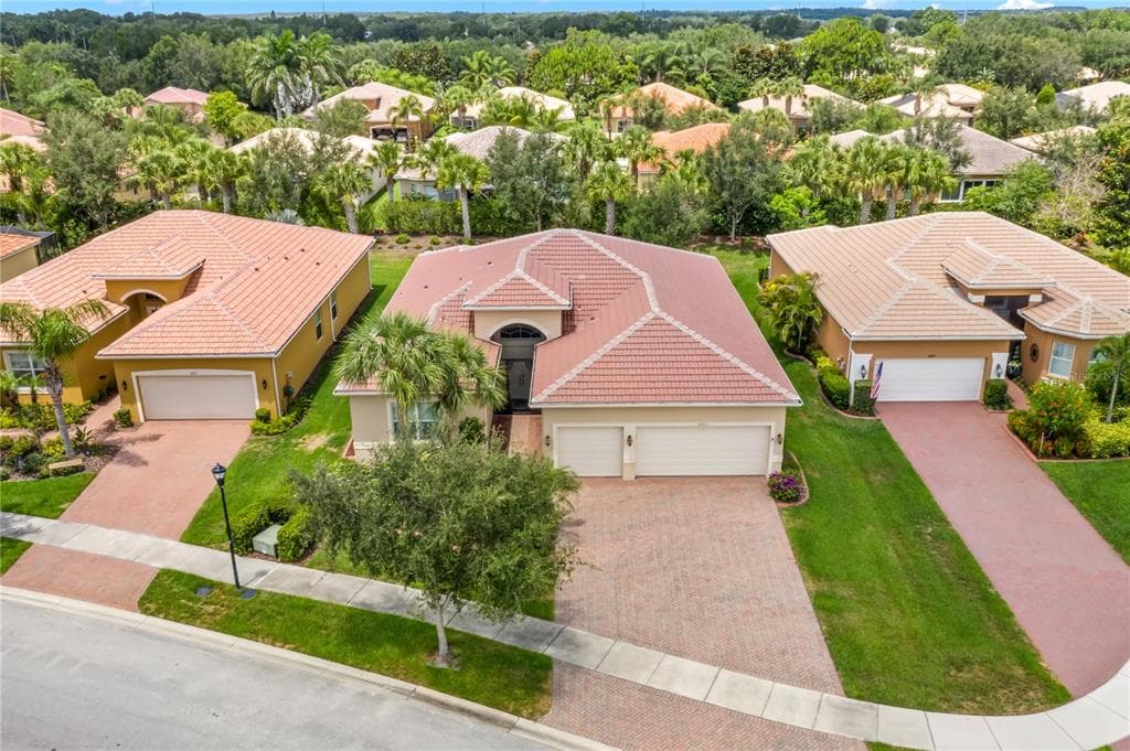 4921 SAPPHIRE SOUND DRIVE WIMAUMA, FL 33598