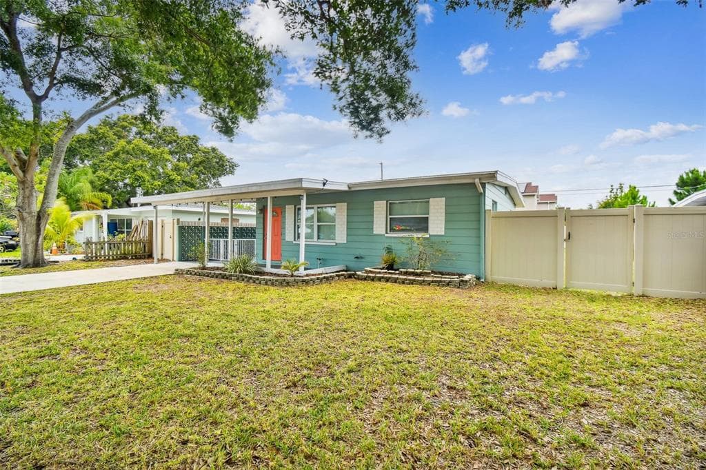 10815 57TH AVENUE N SEMINOLE, FL 33772