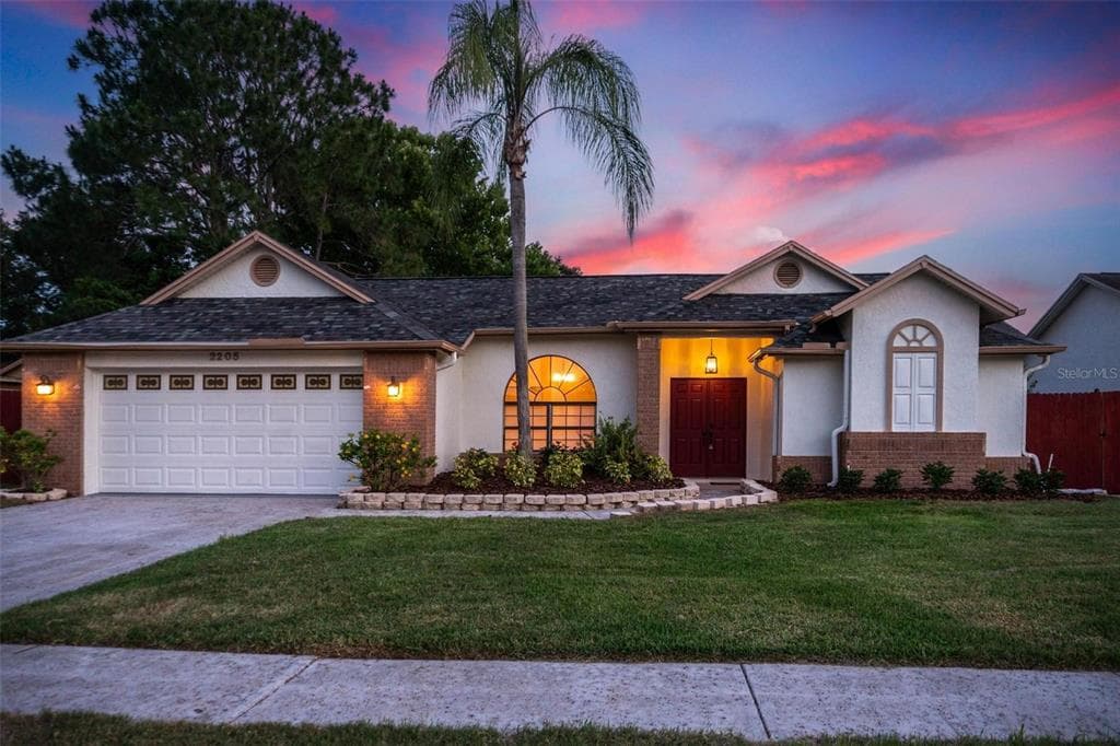 2205 LAKE BAY WAY BRANDON, FL 33511