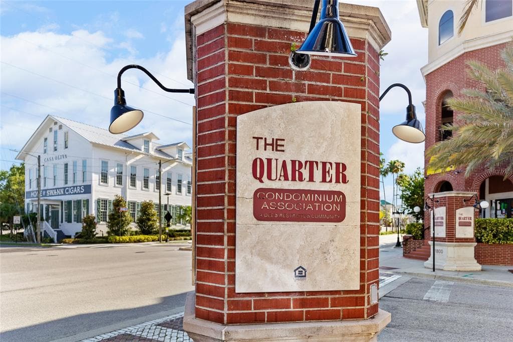 2010 E PALM AVENUE UNIT 15301 TAMPA, FL 33605