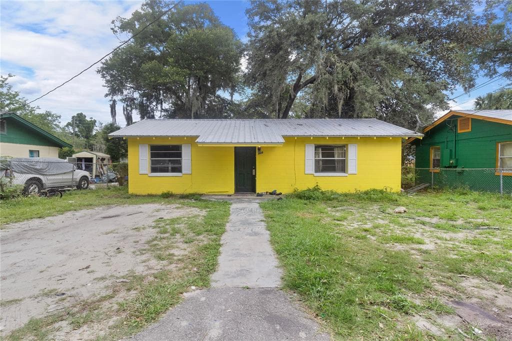 425 SE 14TH TERRACE GAINESVILLE, FL 32601