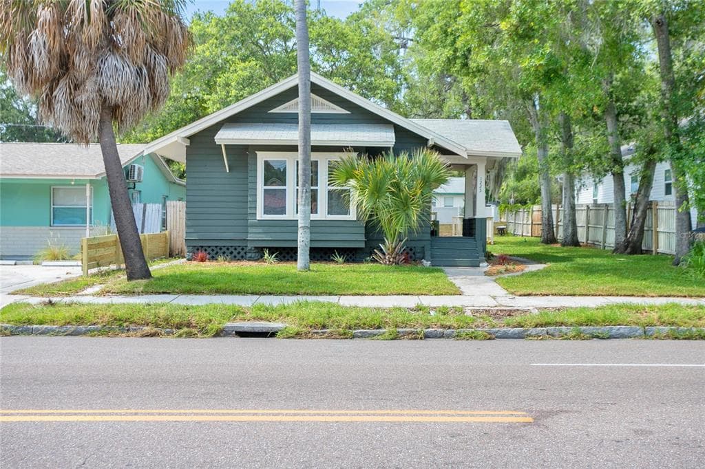 1225 22ND AVENUE S ST PETERSBURG, FL 33705