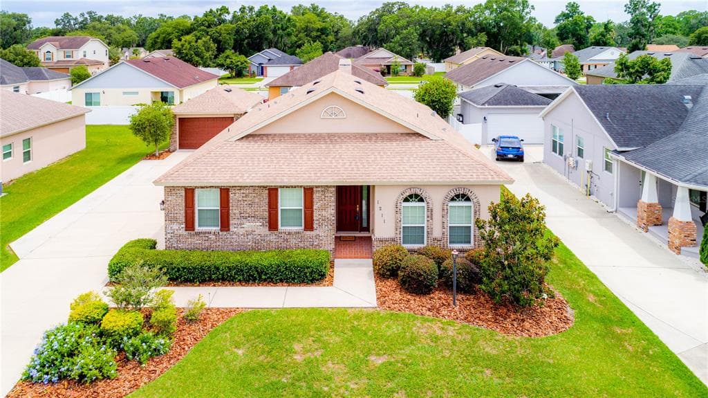 1211 LAVENDER JEWEL COURT PLANT CITY, FL 33563