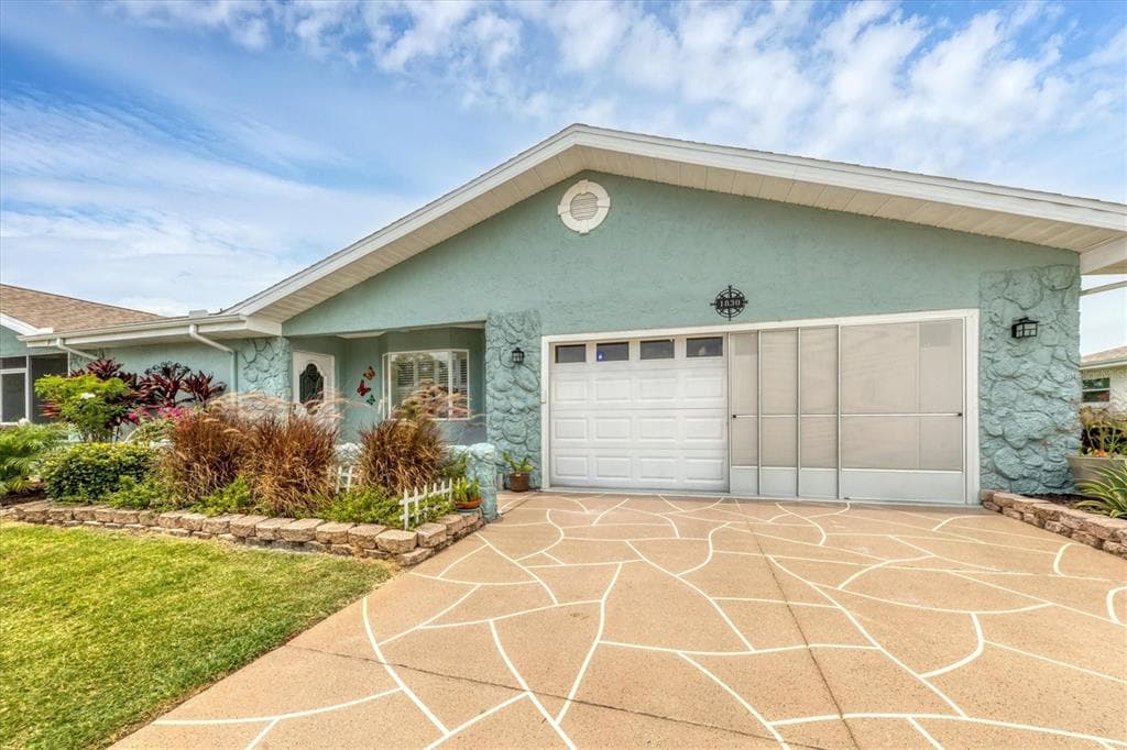 1830 N PEBBLE BEACH BOULEVARD SUN CITY CENTER, FL 33573