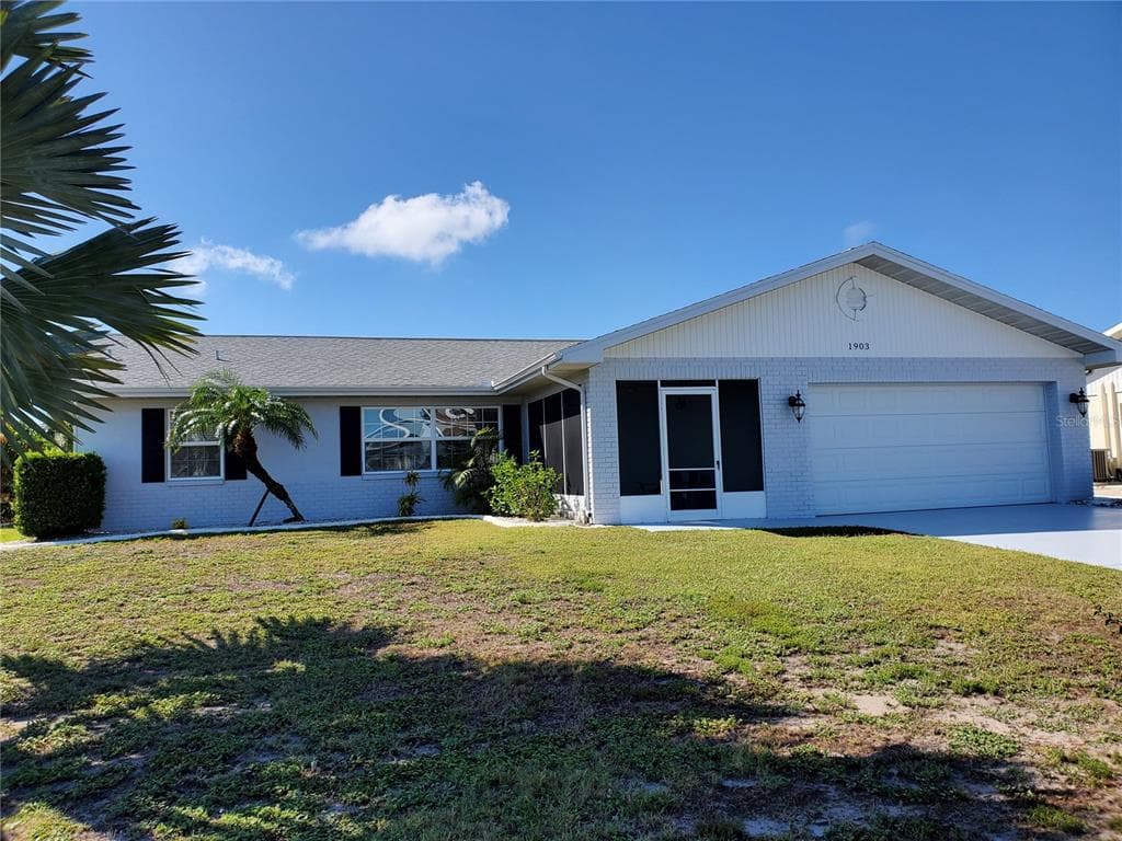 1903 N PEBBLE BEACH BOULEVARD SUN CITY CENTER, FL 33573