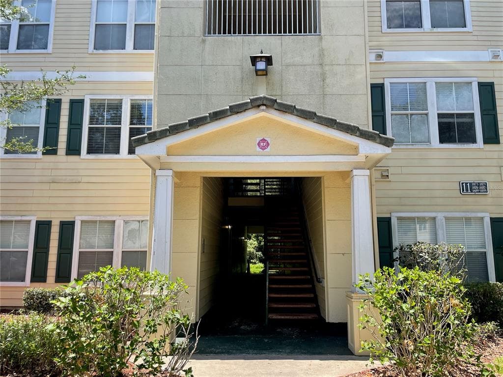 18175 BRIDLE CLUB DRIVE TAMPA, FL 33647