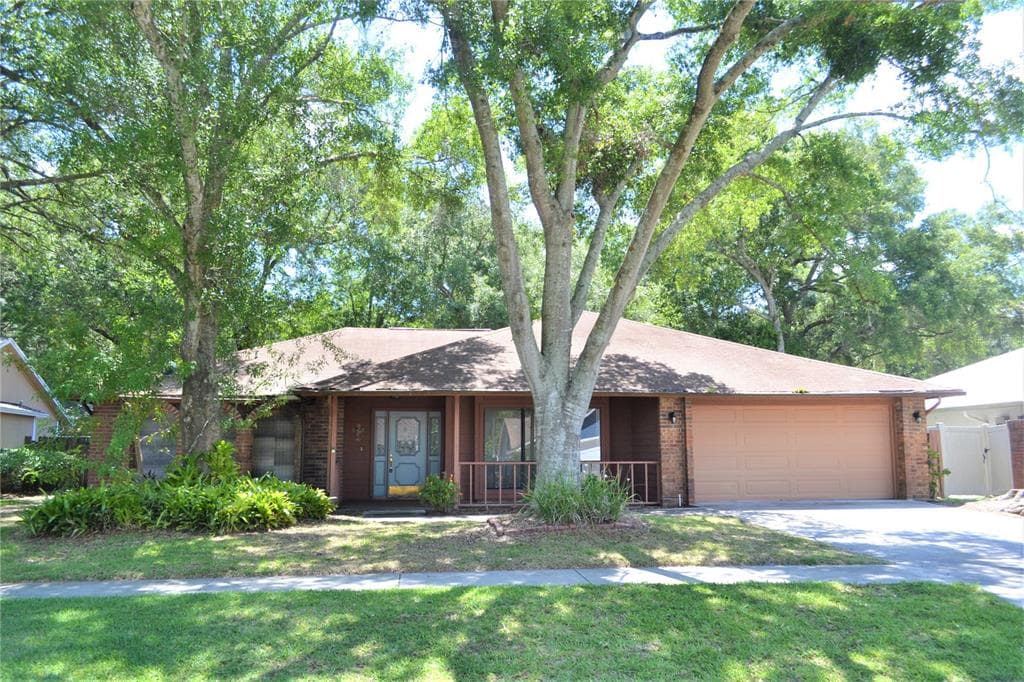 16013 GLEN HAVEN DRIVE TAMPA, FL 33618