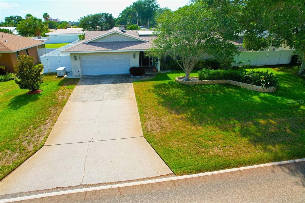 10550 HAMLIN BOULEVARD LARGO, FL 33774