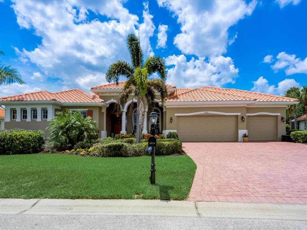 10018 DAY LILY COURT BRADENTON, FL 34212