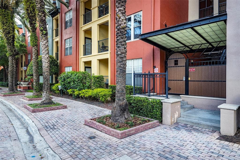 2401 W HORATIO STREET UNIT 720 TAMPA, FL 33609