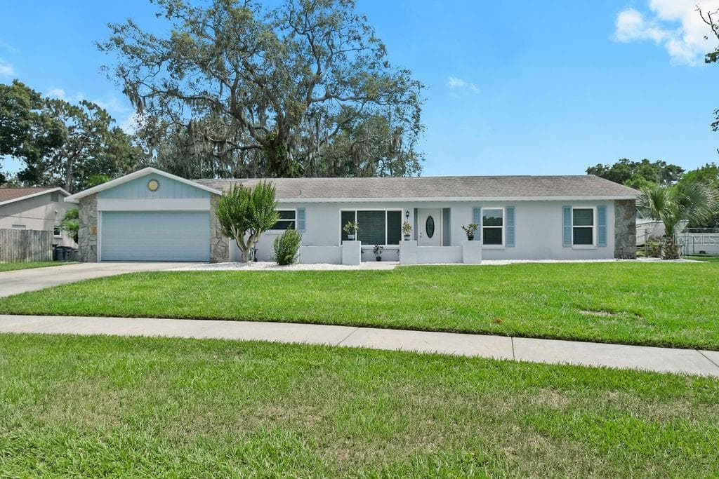 2423 BUCKHORN MANOR DRIVE VALRICO, FL 33594